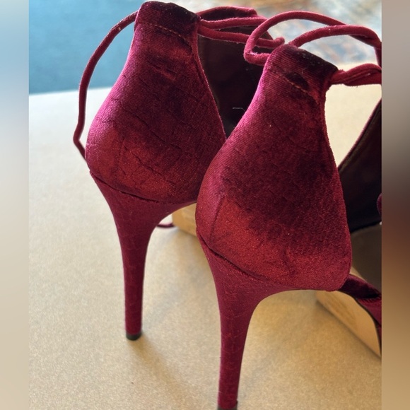 Aldo Tilley Burgundy Velvet Ankle Tie Peep Toe Heels - Picture 8 of 13